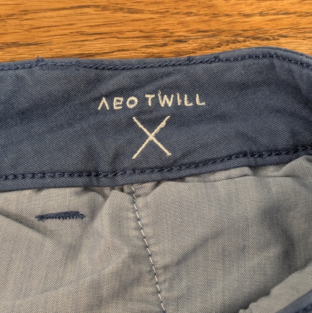 American Eagle AEO Twill Shorts Womens Size 12 Blue Midi Super Stretch Chino - Picture 6 of 9
